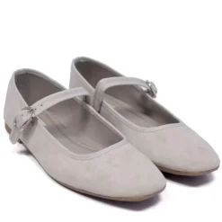 Bailarinas Mary Jane de terciopelo beige claro de punta cuadrada