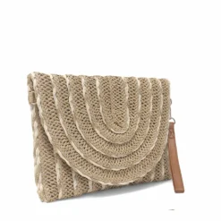 Bolso clutch de mano tejido con correa desmontable