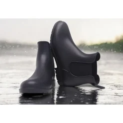 Botas agua estilo chelsea en negro con tirador trasero