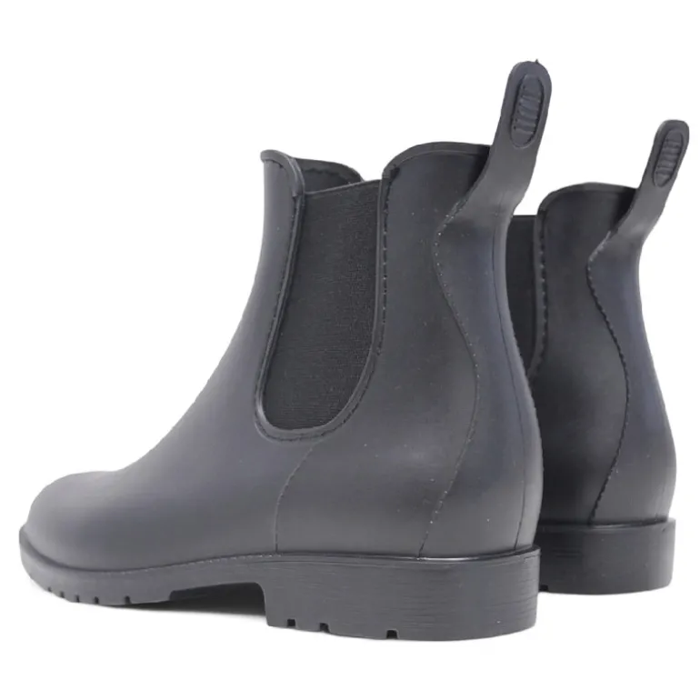 Botas agua estilo chelsea en negro con tirador trasero