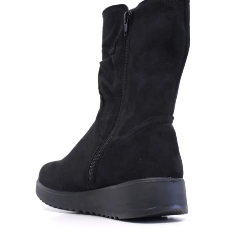 Botas planas Amarpies negras con caña arrugada y cremallera