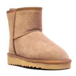 Botas planas estilo australiana en cuero con tirador trasero