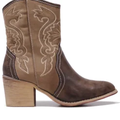 Botines tacón Chika 10 marrones tip cowboy