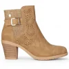 Botines tacón Chika 10 tonia 17 marrón con hebilla decorativa lateral