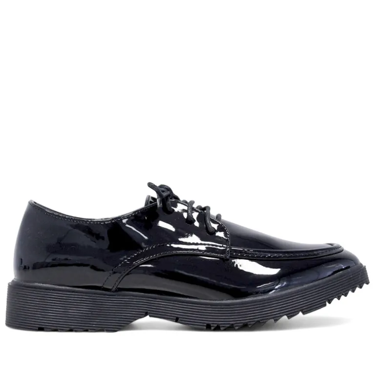 Mocasín negro de charol con cordón redondo