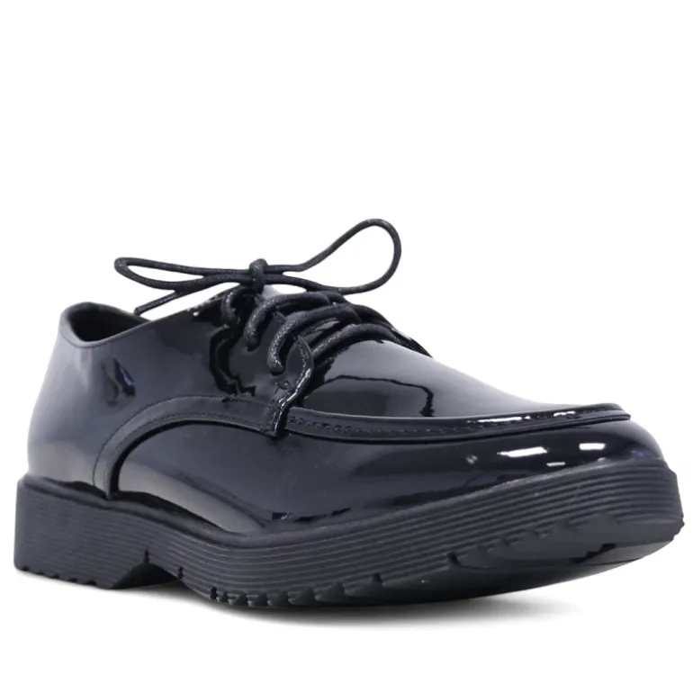 Mocasín negro de charol con cordón redondo