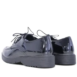 Mocasín negro de charol con cordón redondo