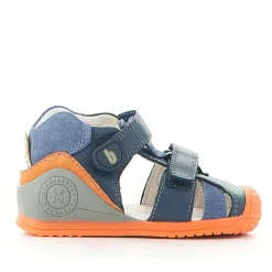 Sandalias abotinadas Biomecanics azules con detalles en naranja