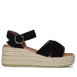 Sandalias cuña Chika 10 new bonita 07 negras con tiras cruzadas y cierre con hebilla