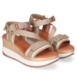 Sandalias cuña Chika 10 roco 07 doradas con correas ajustables