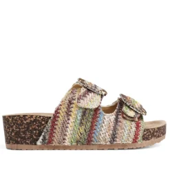 Sandalias cuña con material trenzado de colores, hebilla tipo joya y estilo bio