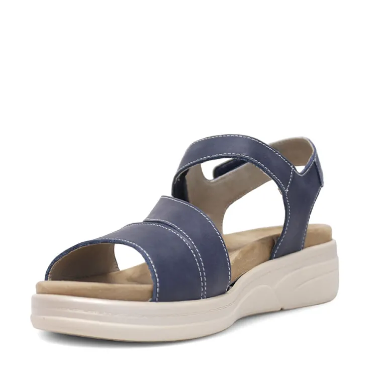 Sandalias cuña Treintas azules de piel con tira cruzada en el empeine y cierre de velcro
