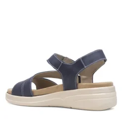 Sandalias cuña Treintas azules de piel con tira cruzada en el empeine y cierre de velcro