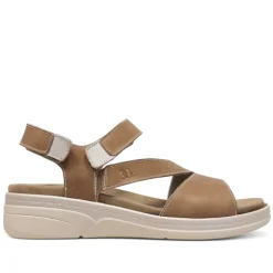 Sandalias cuña Treintas marrones de piel con tira cruzada en el empeine y cierre de velcro