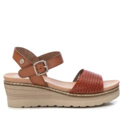 Sandalias cuña Xti de pala troquelada marrón y pulsera marrón