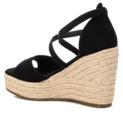 Sandalias cuña Xti negras con cruzado al tobillo
