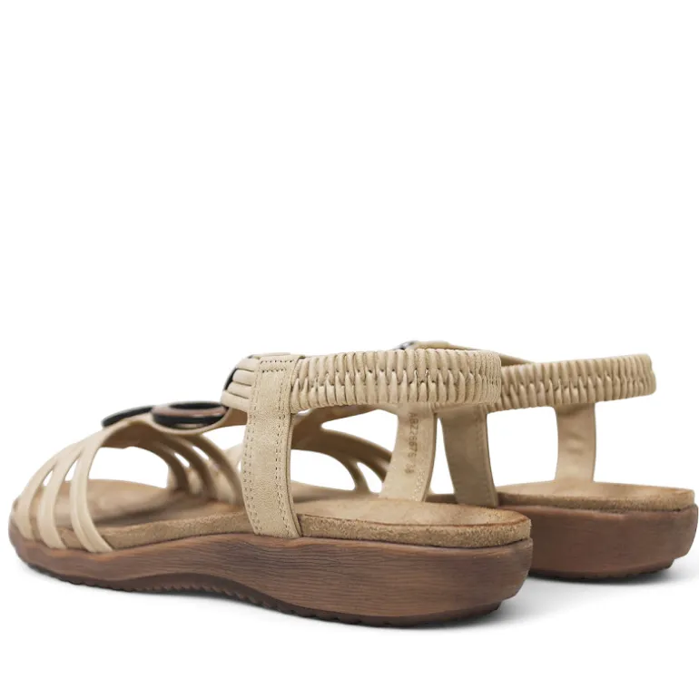 Sandalias planas Amarpies beige con abalorios de madera y pulsera elástica