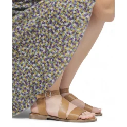 Sandalias planas Redlove marta marrones con bandas cruzadas negras