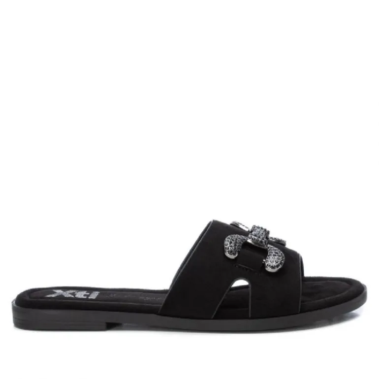 Sandalias planas Xti negras de pala con detalle metálico