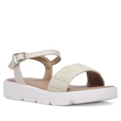 Sandalias QUETS! color crema con banda ancha frontal y cogidas al tobillo