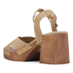 Sandalias tacón Redlove Julia marrones con plataforma de madera y tiras cruzadas