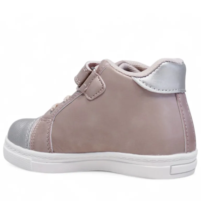 Zapatillas altas Querolets con puntera plateada y flor de borreguito