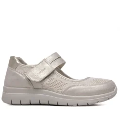 Zapatillas Amarpies beige con tira superior atado con velcro