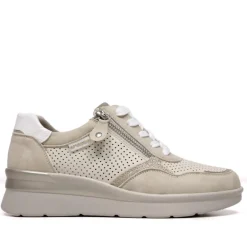 Zapatillas Amarpies beige con cremallera lateral y diseño perforado
