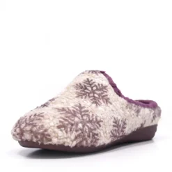 Zapatillas casa Laro abrigadas con borreguita y diseño de copos