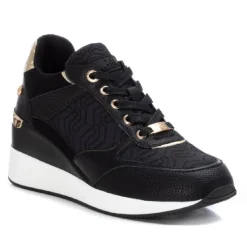 Zapatillas cuña Xti 141907 negras con detalles metalizados