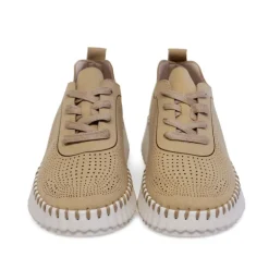 Zapatos cuña Walk & Fly marrones de piel vegana perforada