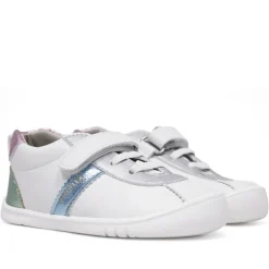 Zapatos Pirufin blancas con detalles metalizados en azul, rosa y verde