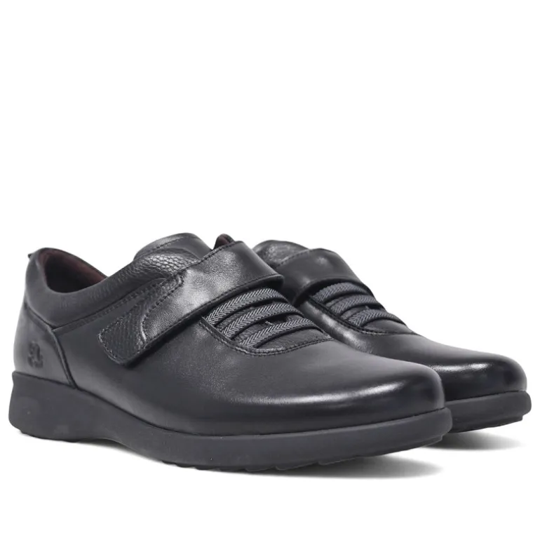 Zapatos planos Treintas de piel negra con cordones elásticos y cierre de velcro