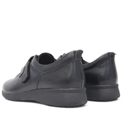 Zapatos planos Treintas de piel negra con cordones elásticos y cierre de velcro