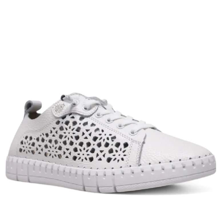 Zapatos planos Yokono flow blancos de piel con diseño troquelado