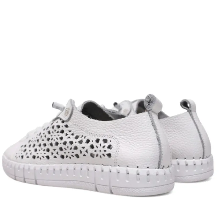 Zapatos planos Yokono flow blancos de piel con diseño troquelado