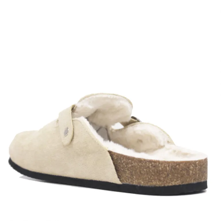 Zuecos color beige con borreguito